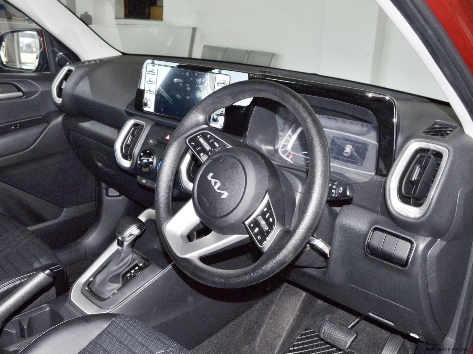 2025 Kia Sonet pictures