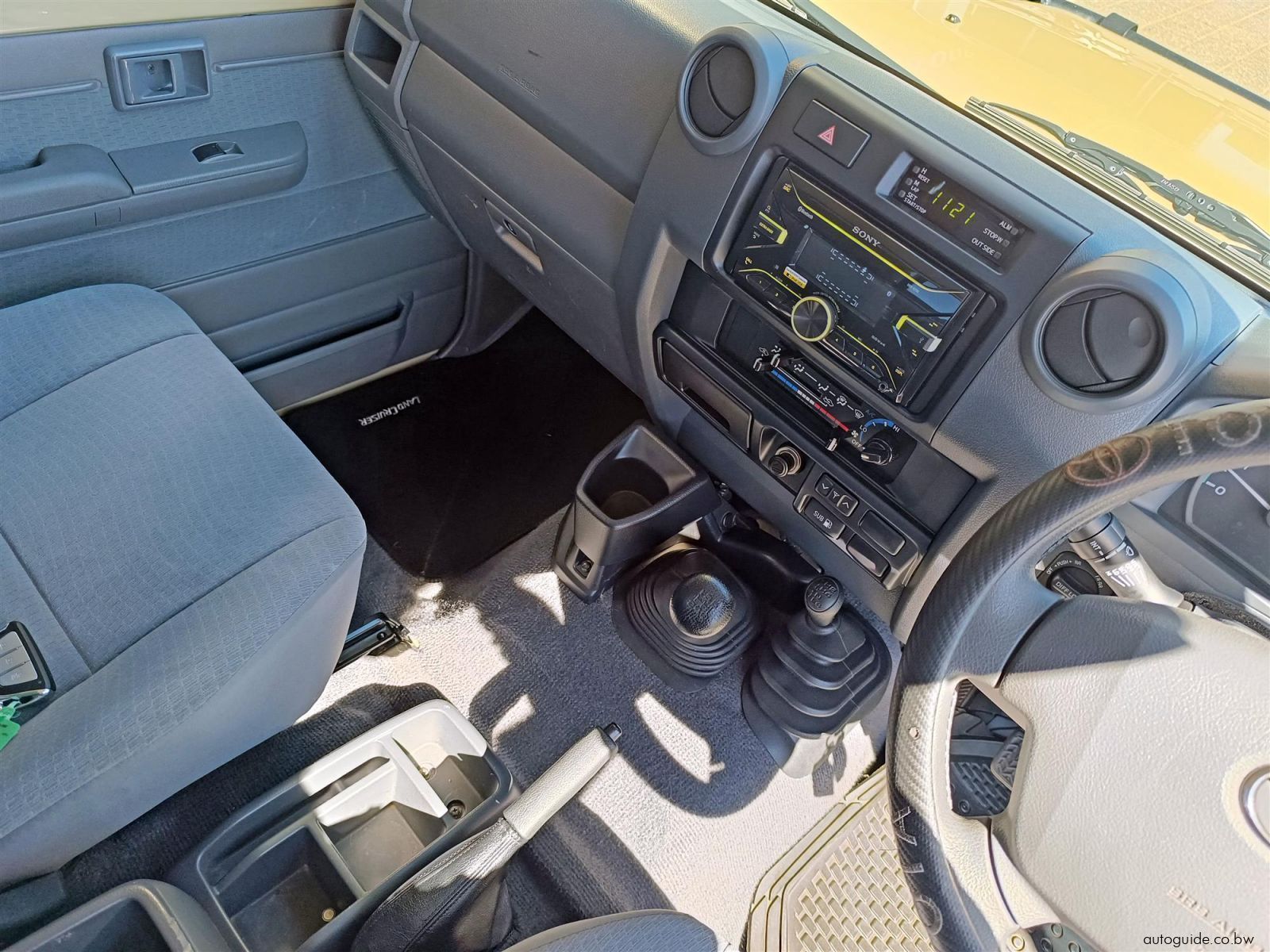 2023 Toyota Land Cruiser LX 79 4.5D V8 photo