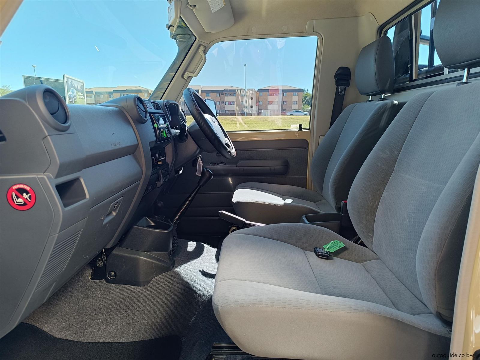 2023 Toyota Land Cruiser LX 79 4.5D V8 photo