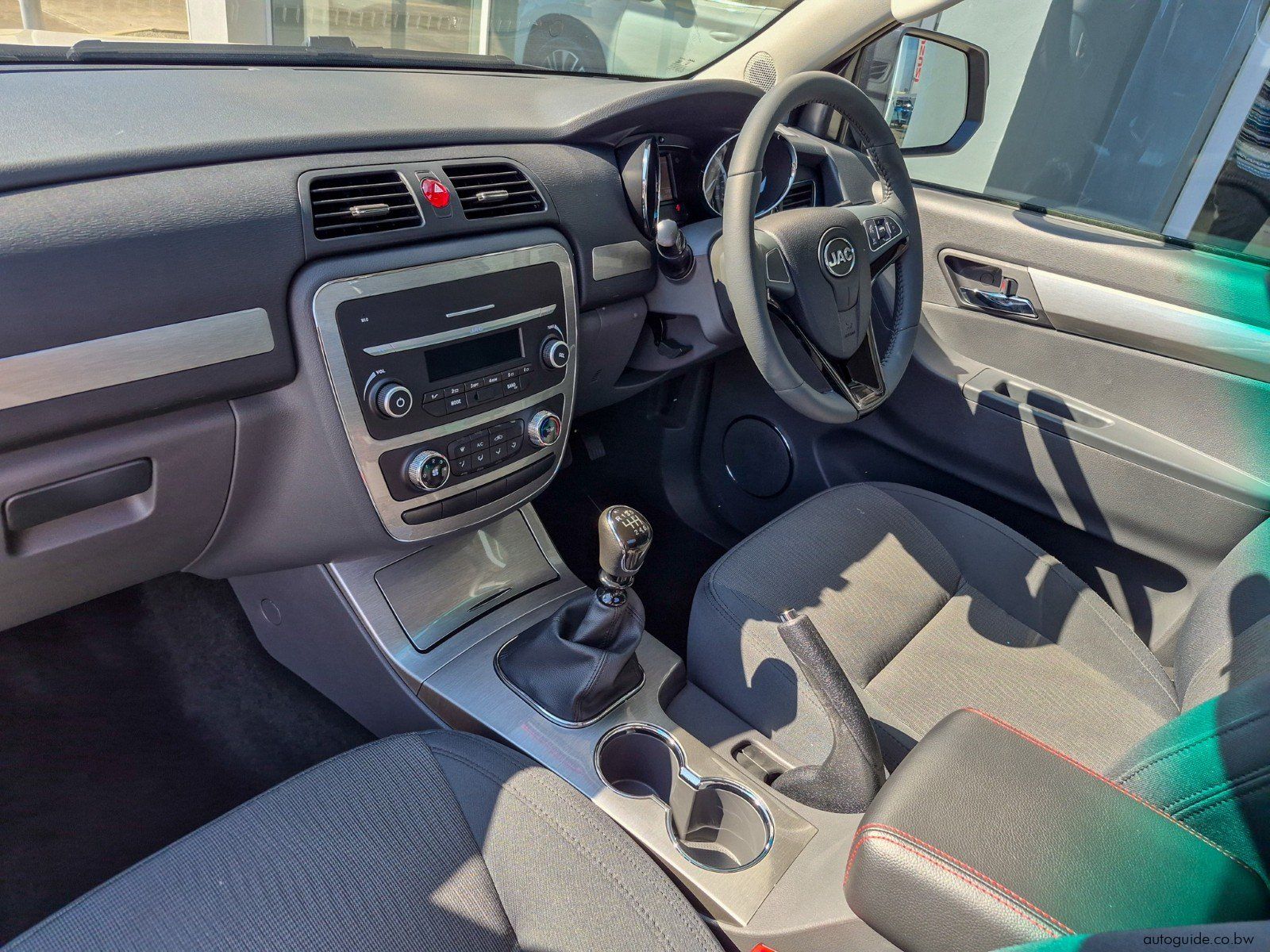 2026 JAC T6 S/C 2.0 CTi 4x2 Comfort photo