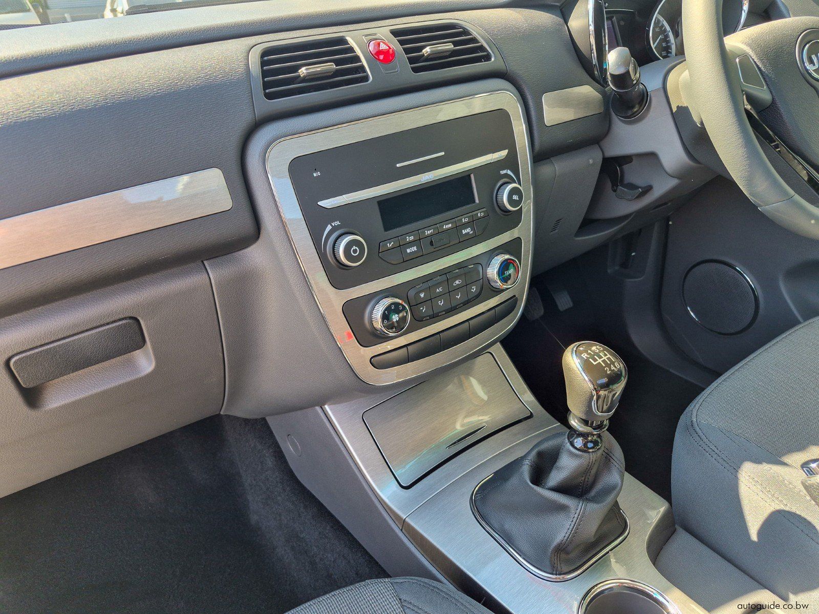 2026 JAC T6 S/C 2.0 CTi 4x2 Comfort photo