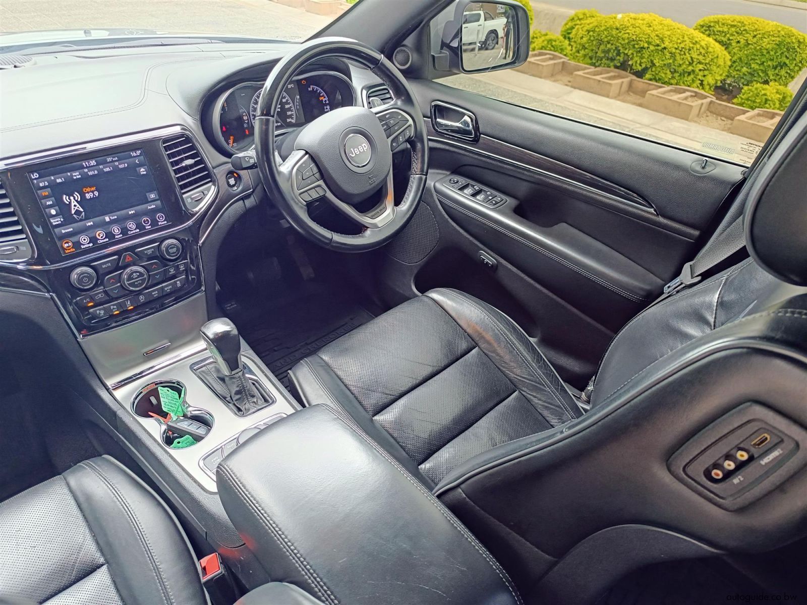 2021 Jeep Grand Cherokee photo