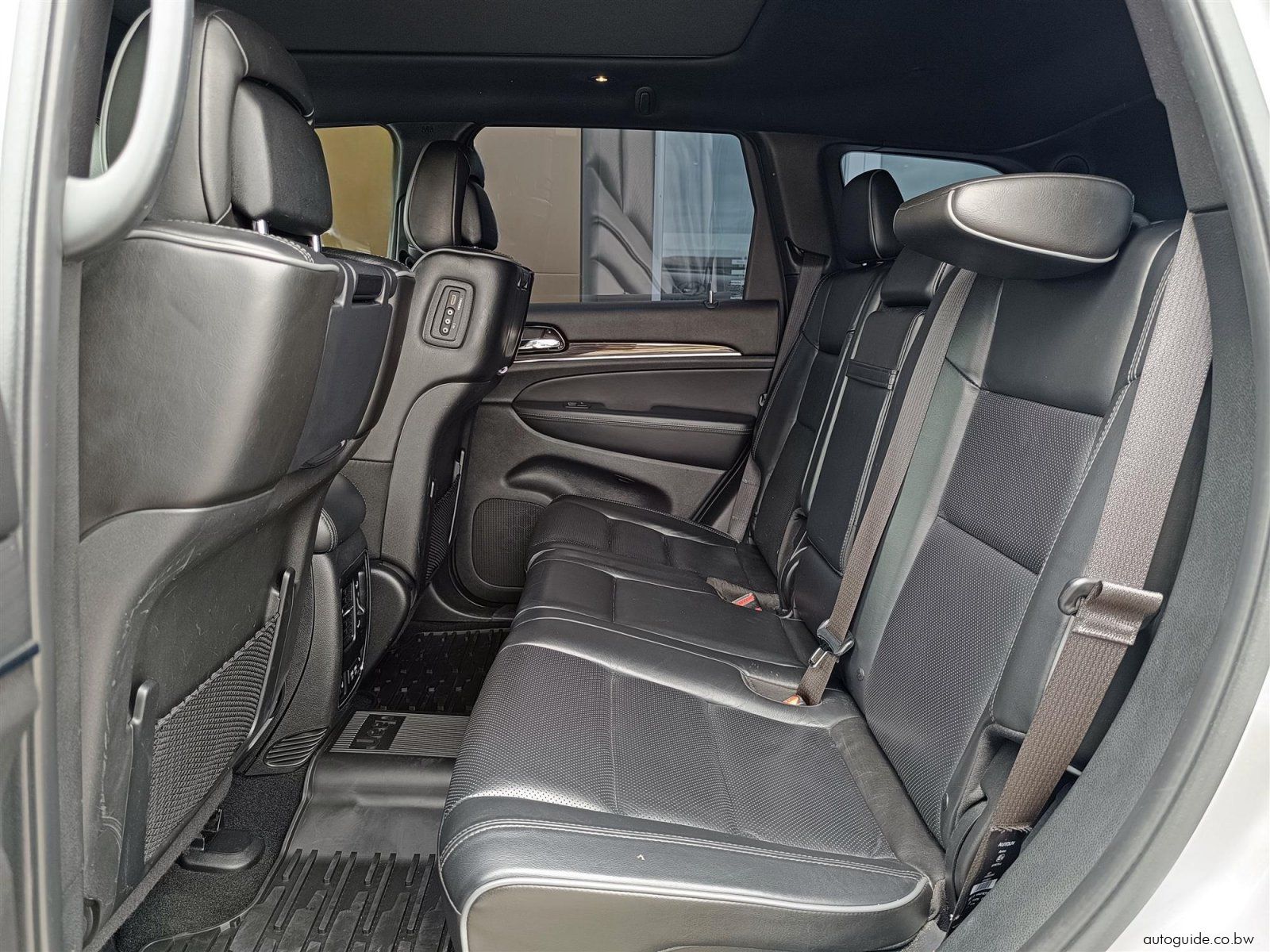 2021 Jeep Grand Cherokee photo