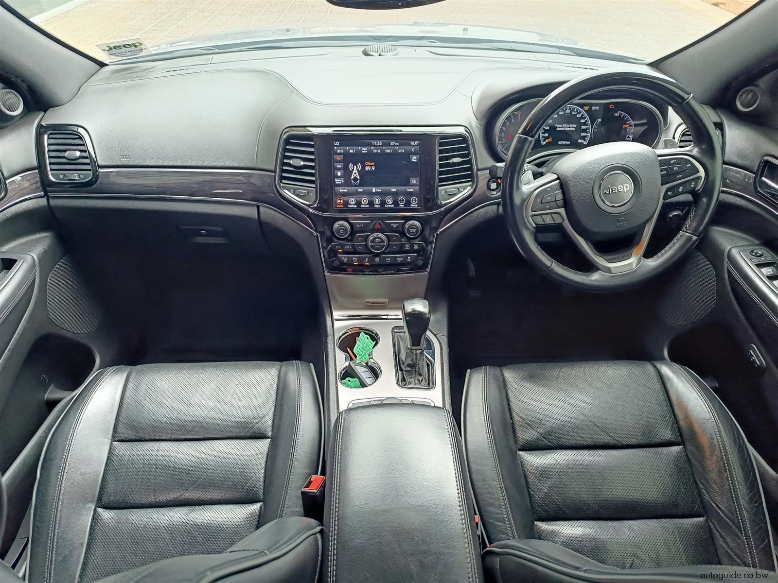 2021 Jeep Grand Cherokee photo