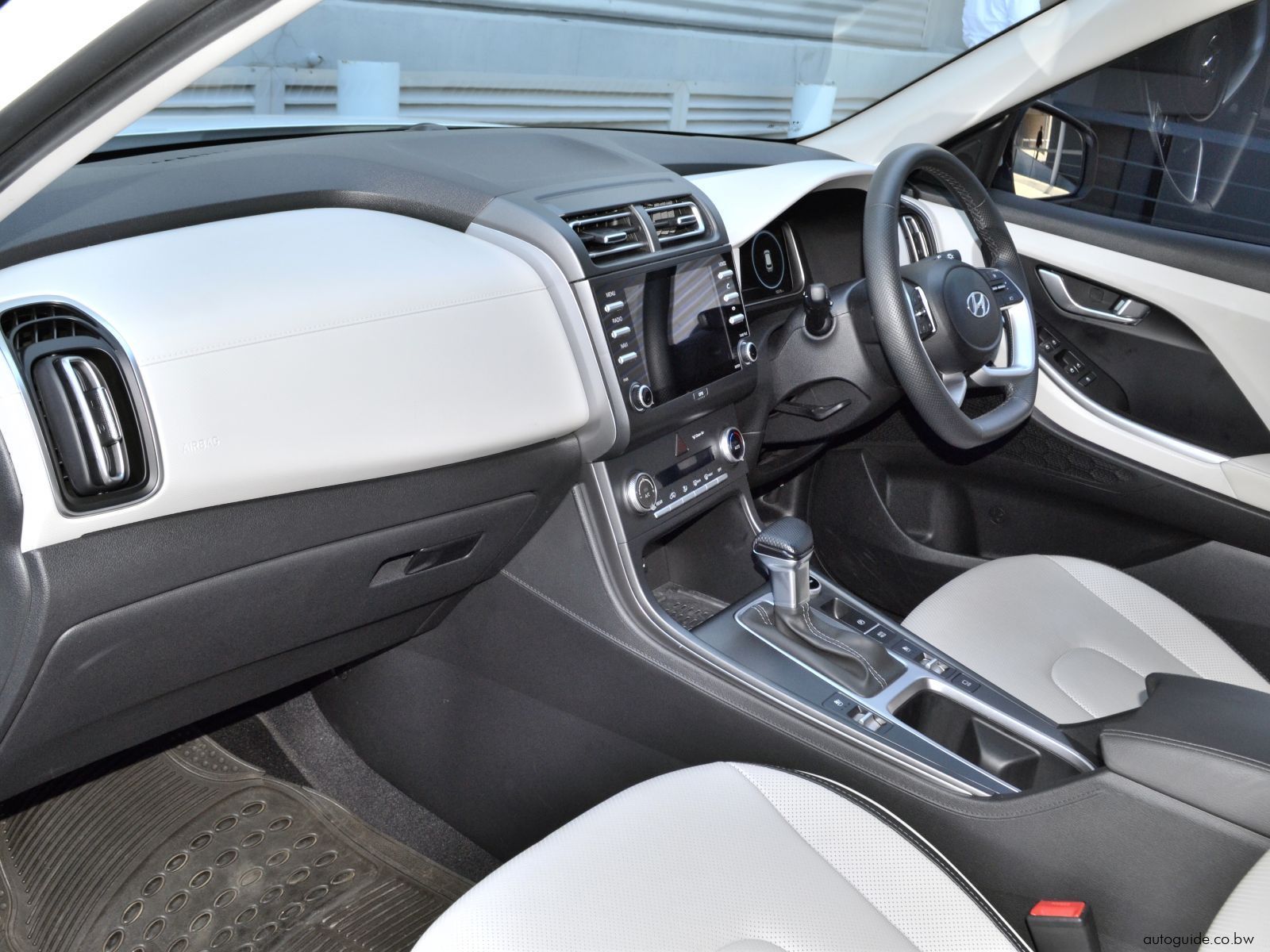 2024 Hyundai Grand Creta - 7 Seater photo