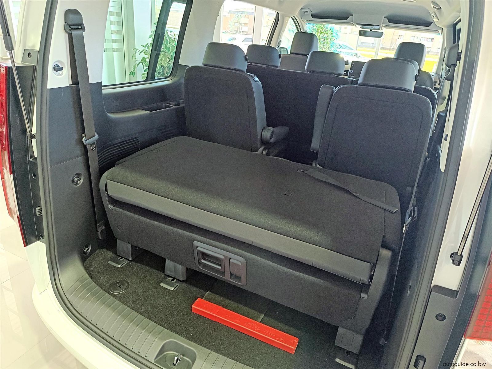 2026 Hyundai Staria R2.2D 11S Executive Bus photo
