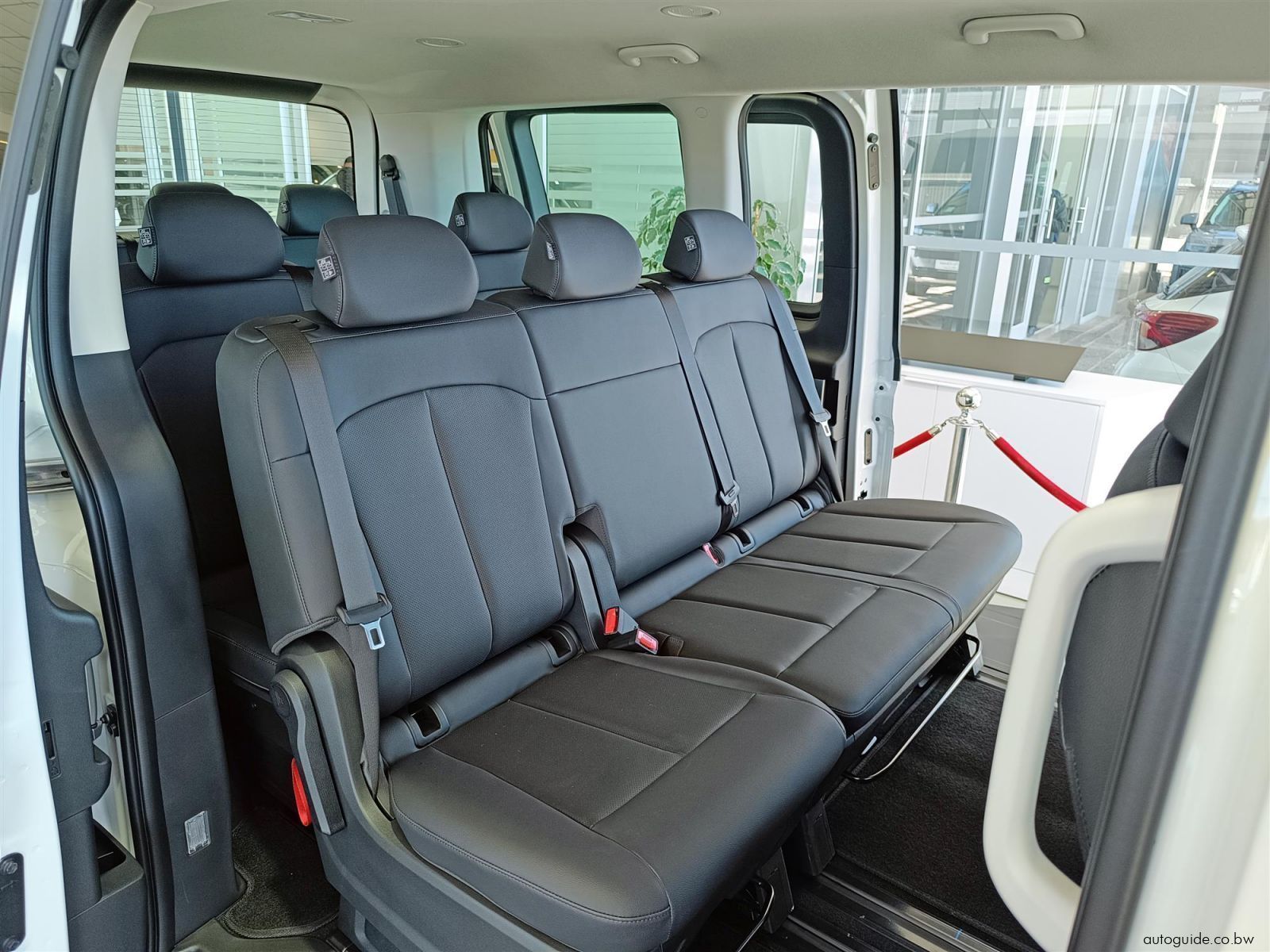 2026 Hyundai Staria R2.2D 11S Executive Bus photo