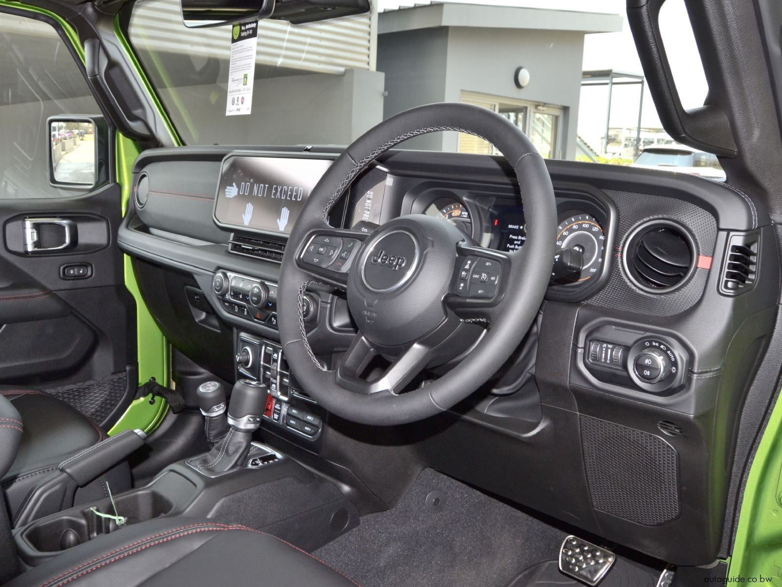 2025 Jeep Wrangler Rubicon photo