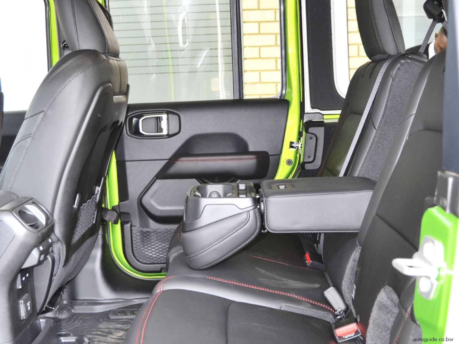 2025 Jeep Wrangler Rubicon photo