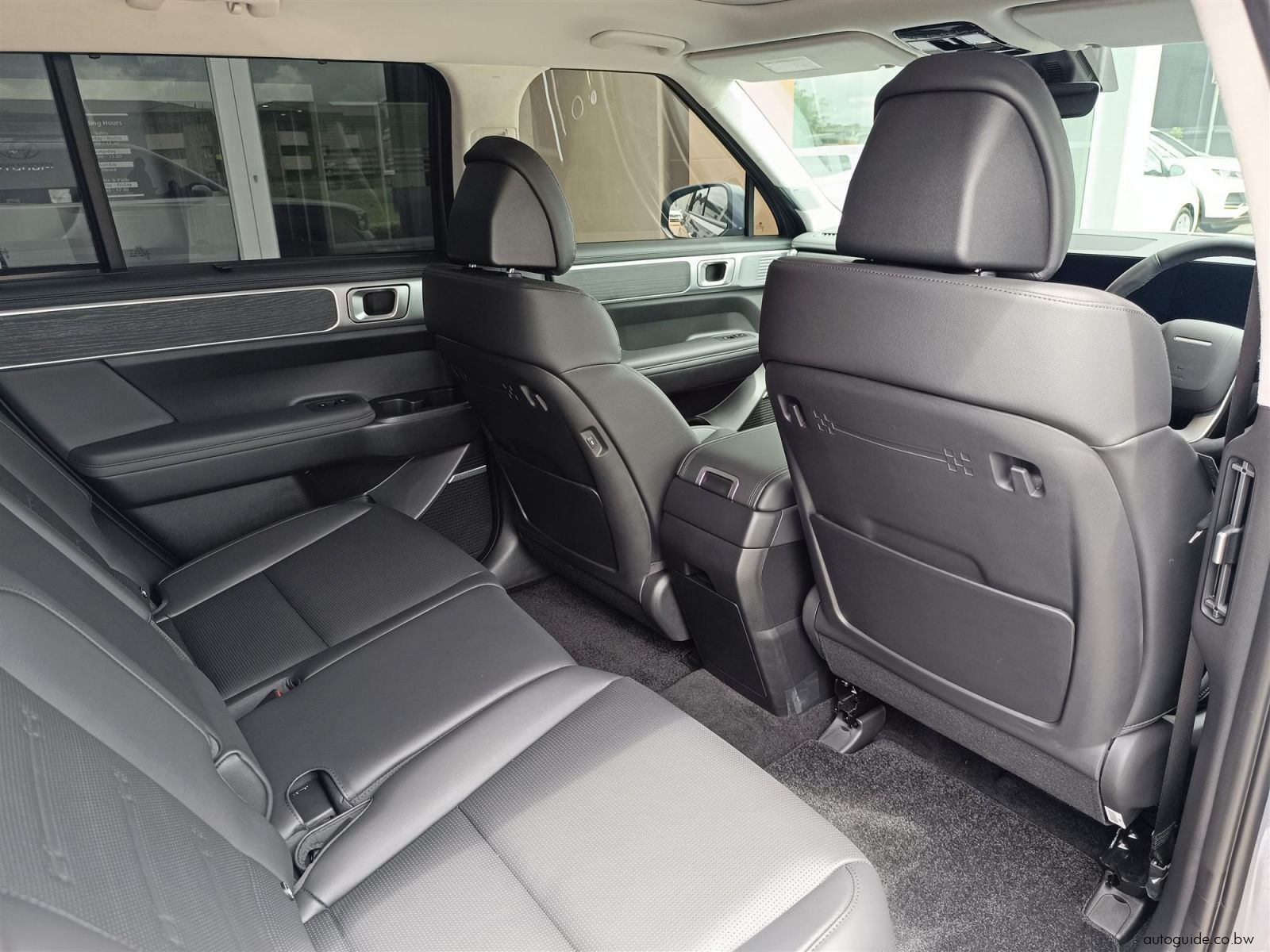 2026 Hyundai Santa Fe Hybrid 1.5T photo