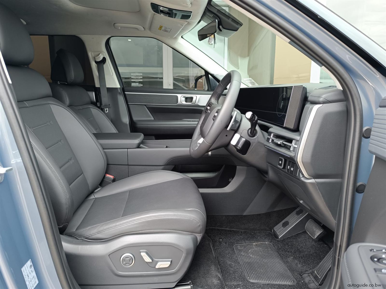 2026 Hyundai Santa Fe Hybrid 1.5T photo
