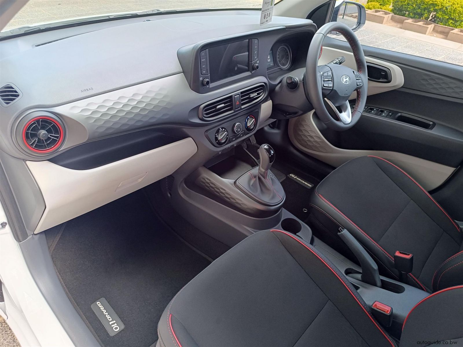 2025 Hyundai Grand i10 1.2 Executive Sedan photo