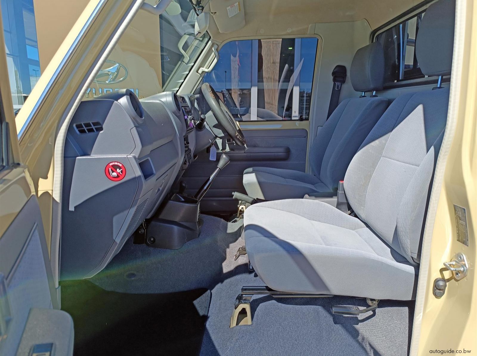 2023 Toyota Land Cruiser LX 79 4.5D V8 pictures