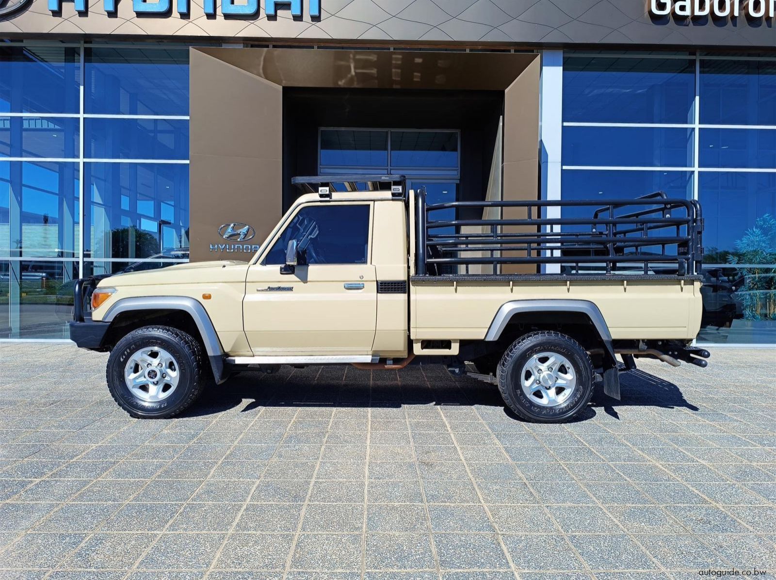 2023 Toyota Land Cruiser LX 79 4.5D V8 pictures