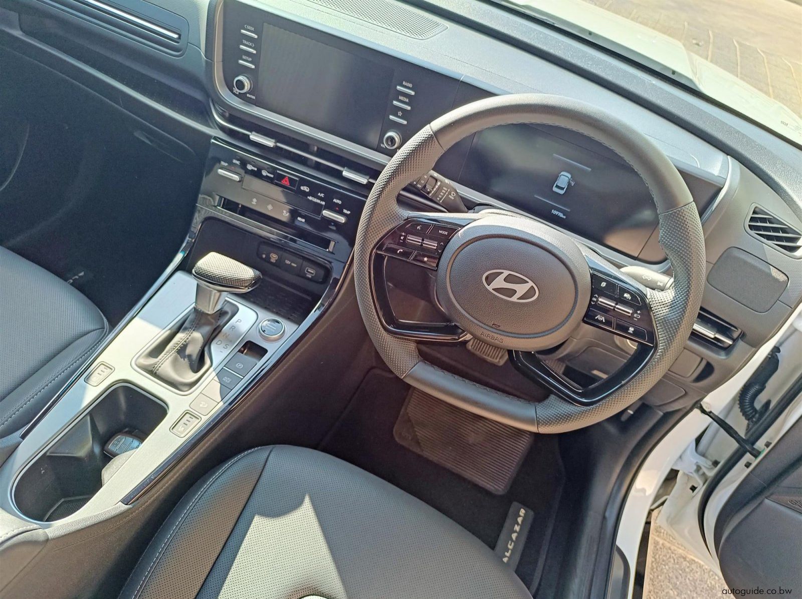 2026 Hyundai Alcazar Elite 7 Seater pictures