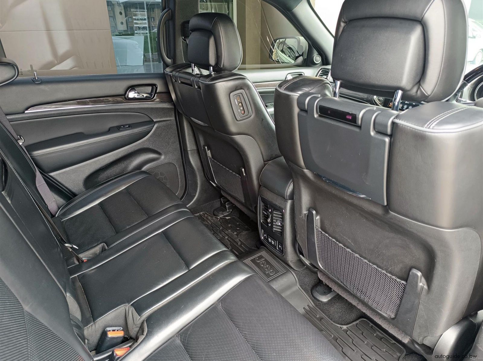 2021 Jeep Grand Cherokee pictures