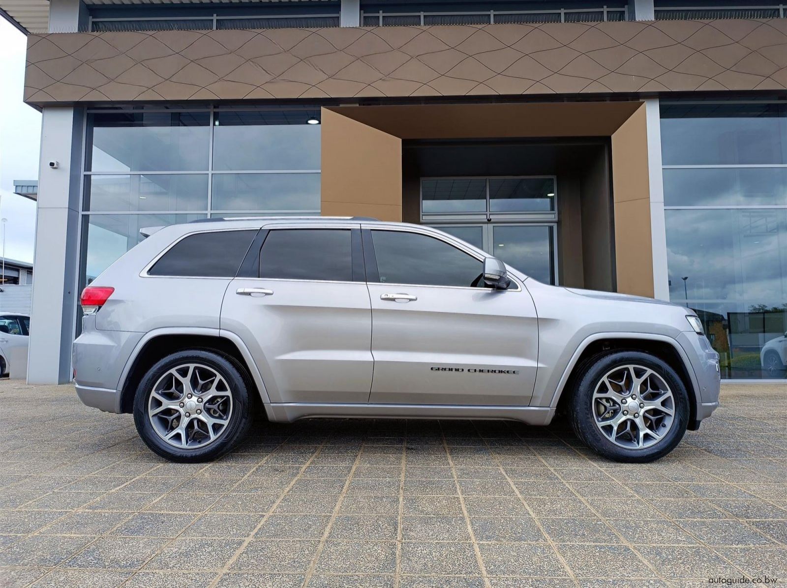 2021 Jeep Grand Cherokee pictures
