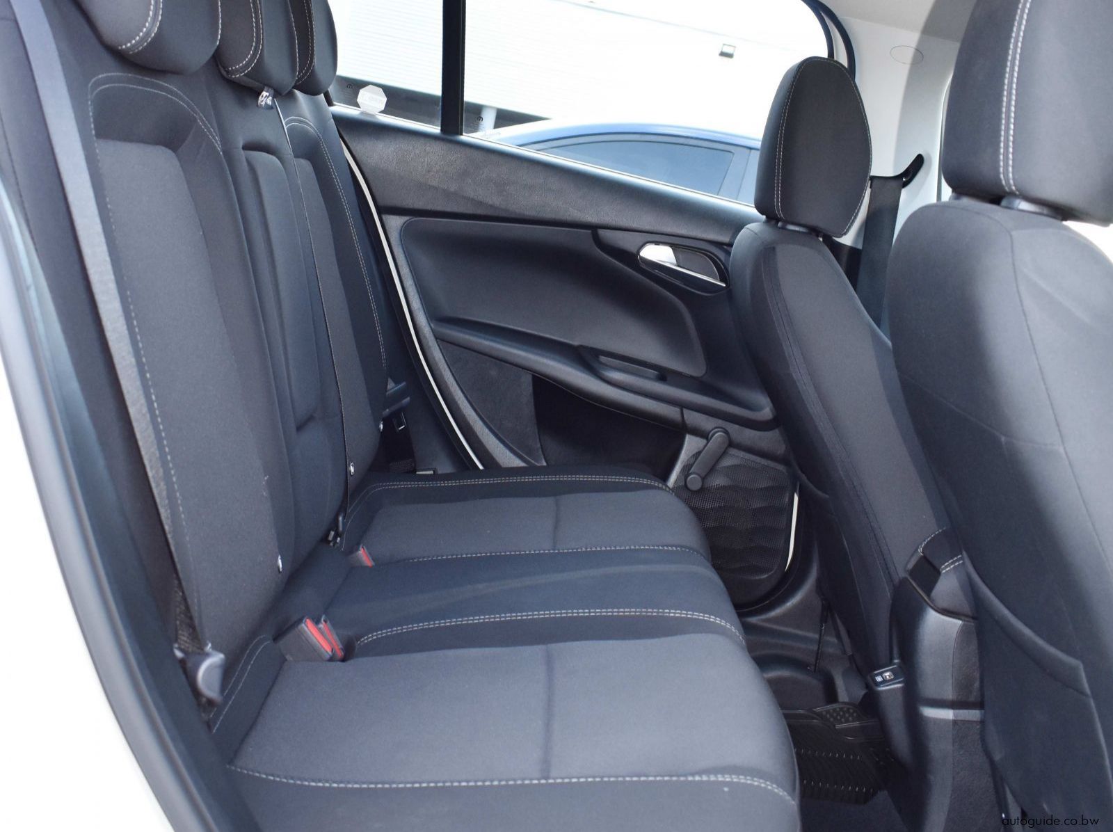 2023 Fiat Tipo pictures