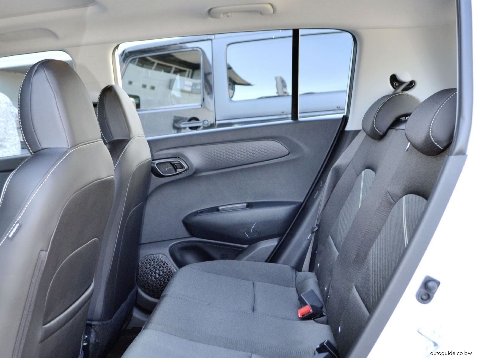 2025 Hyundai Exter Smart Auto pictures