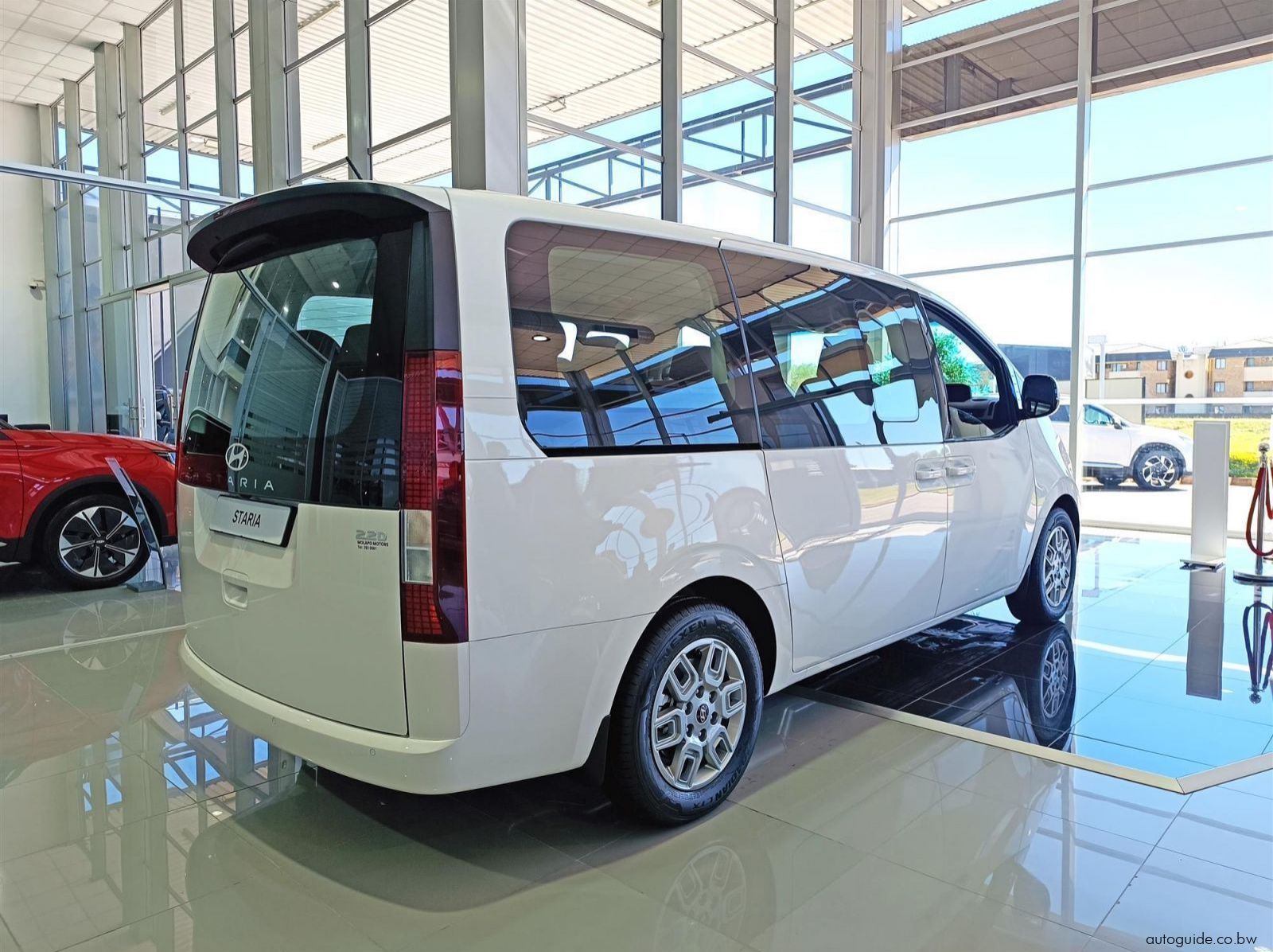 2026 Hyundai Staria R2.2D 11S Executive Bus pictures