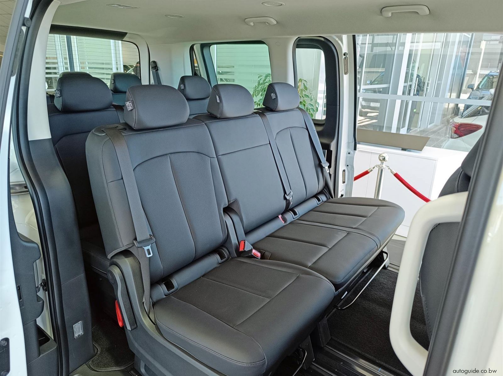 2026 Hyundai Staria R2.2D 11S Executive Bus pictures