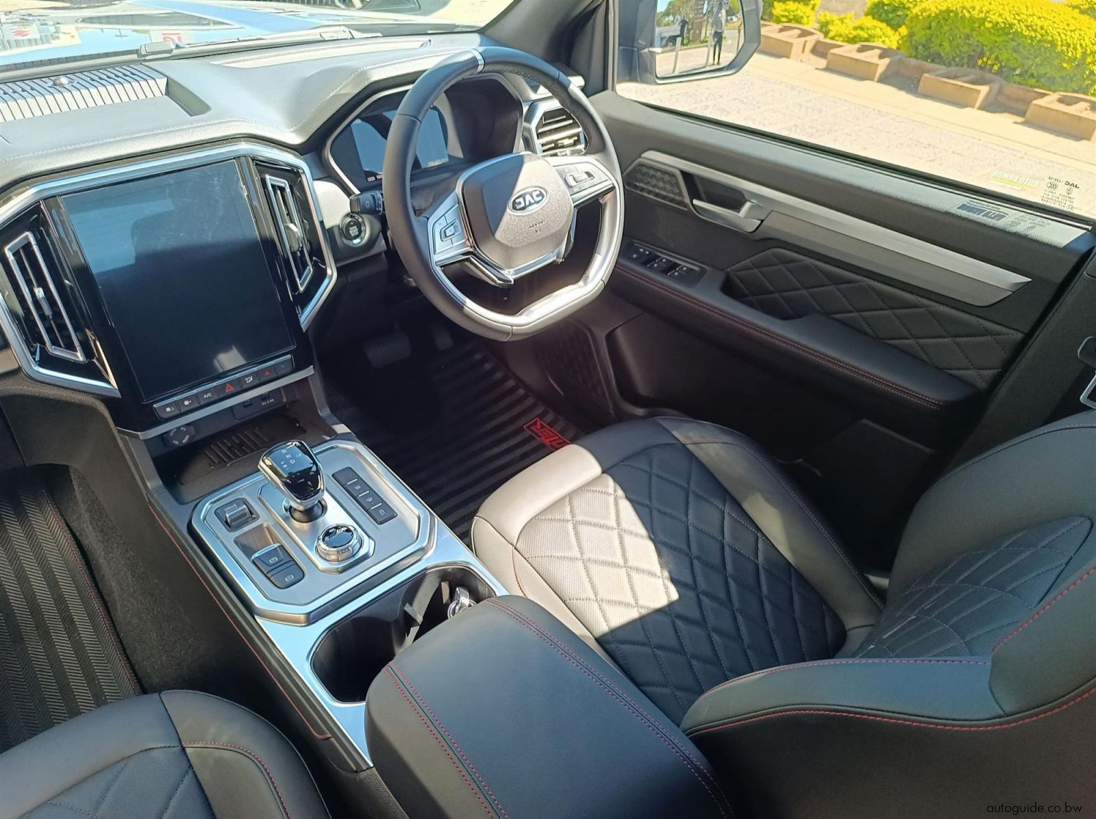 2026 JAC T9 Hunter 2.0CTI AWD pictures