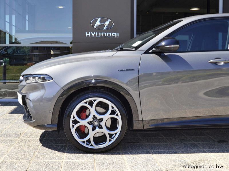 2024 Alfa Romeo Tonale Veloce - 1.5 Petrol/Hybrid pictures