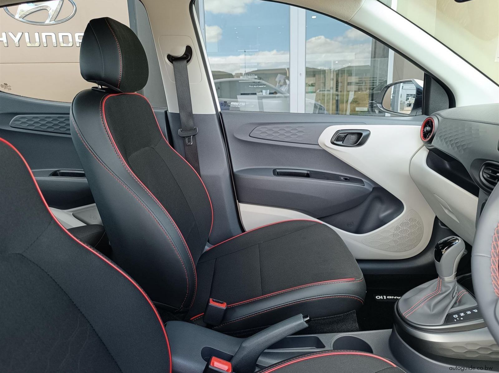 2025 Hyundai Grand i10 1.2 Executive Sedan pictures