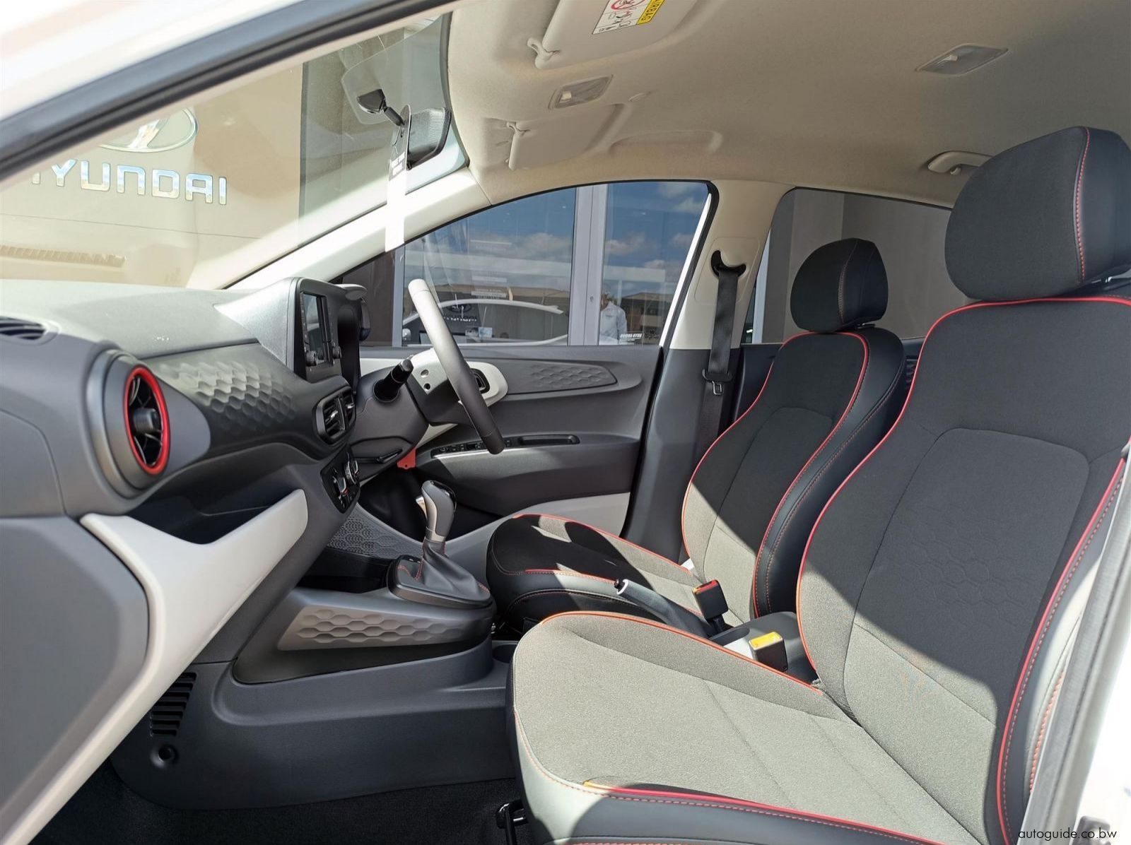 2025 Hyundai Grand i10 1.2 Executive Sedan pictures