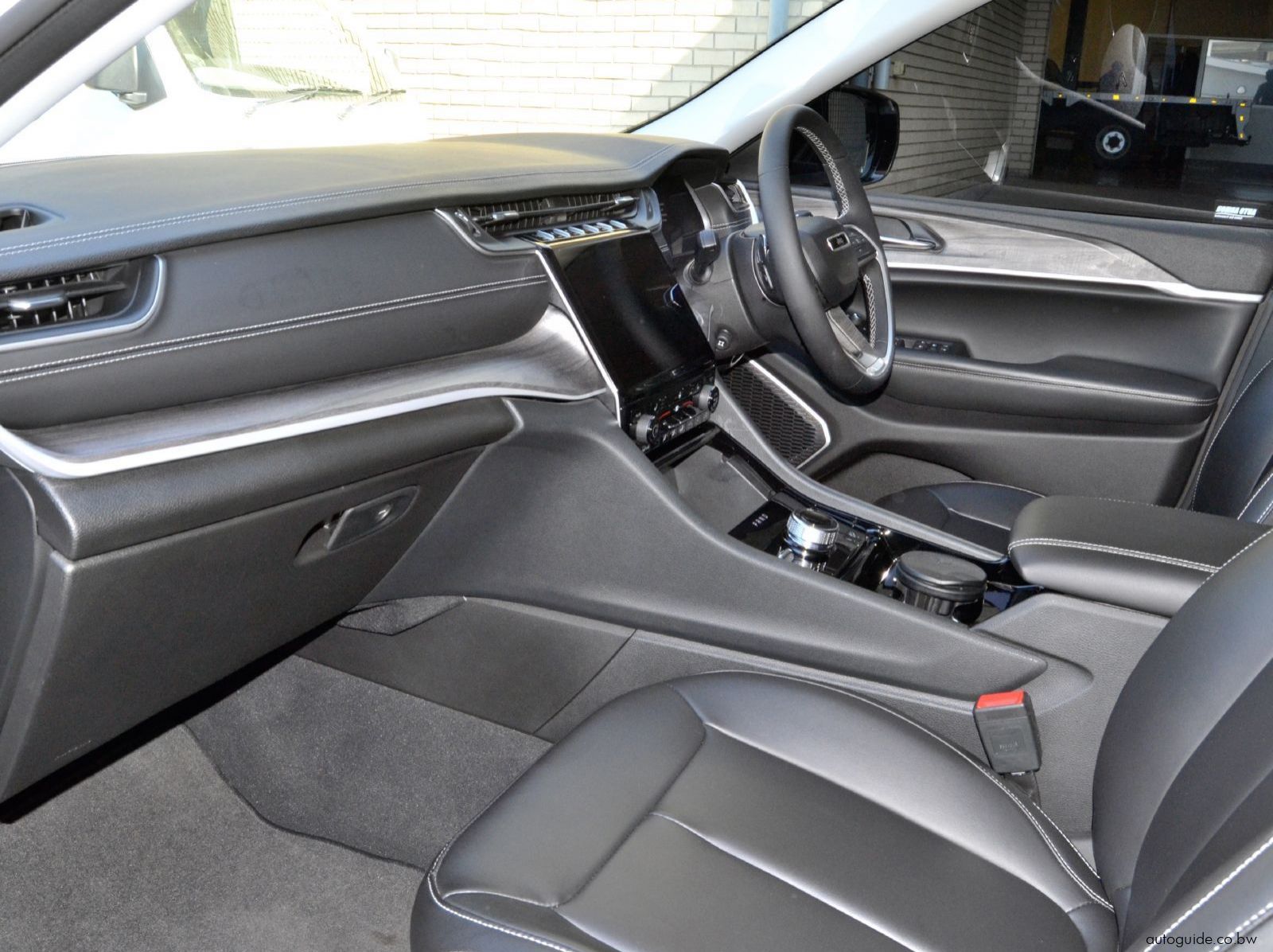 2025 Jeep Grand Cherokee Limited - 5 Seater  pictures