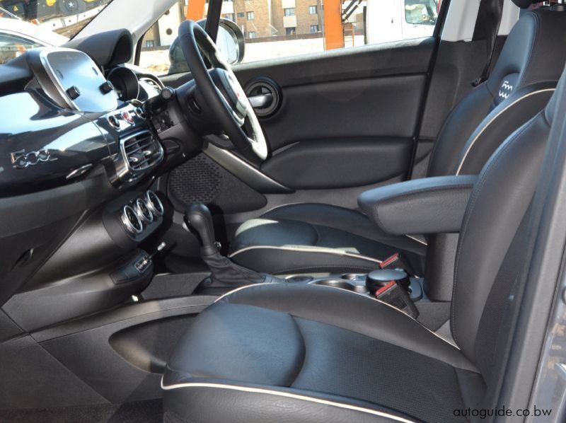 2022 Fiat 500 X pictures