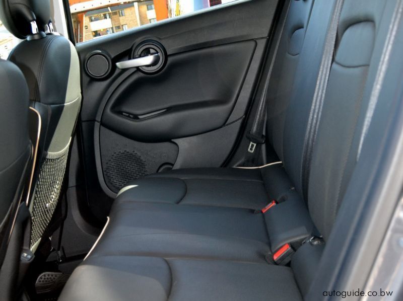 2022 Fiat 500 X pictures