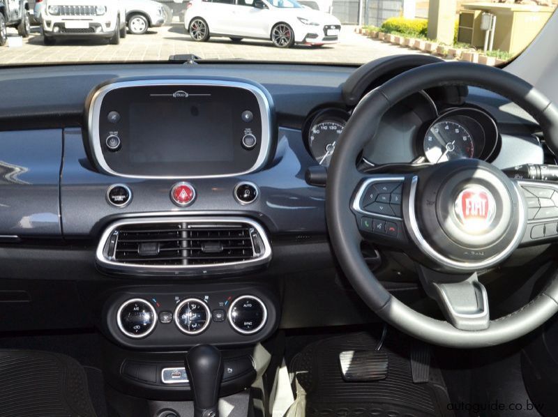 2022 Fiat 500 X pictures