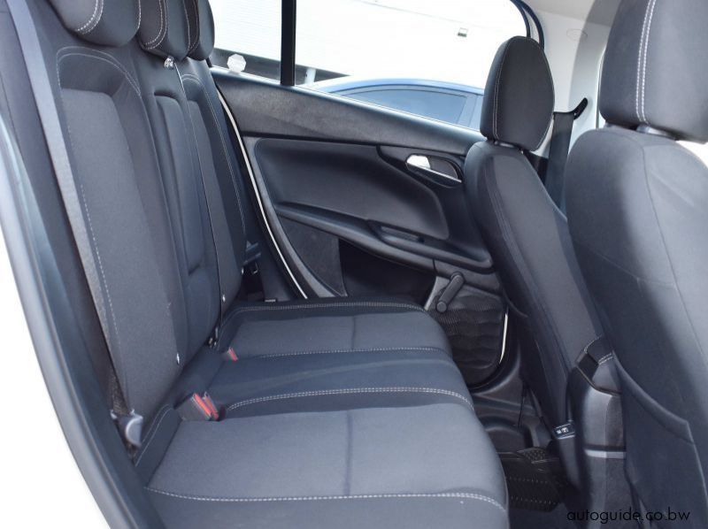 2022 Fiat Tipo pictures