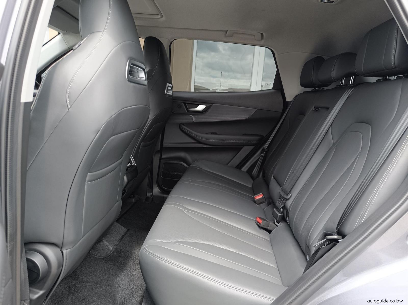 2026 Chery Tiggo 4 Cross pictures