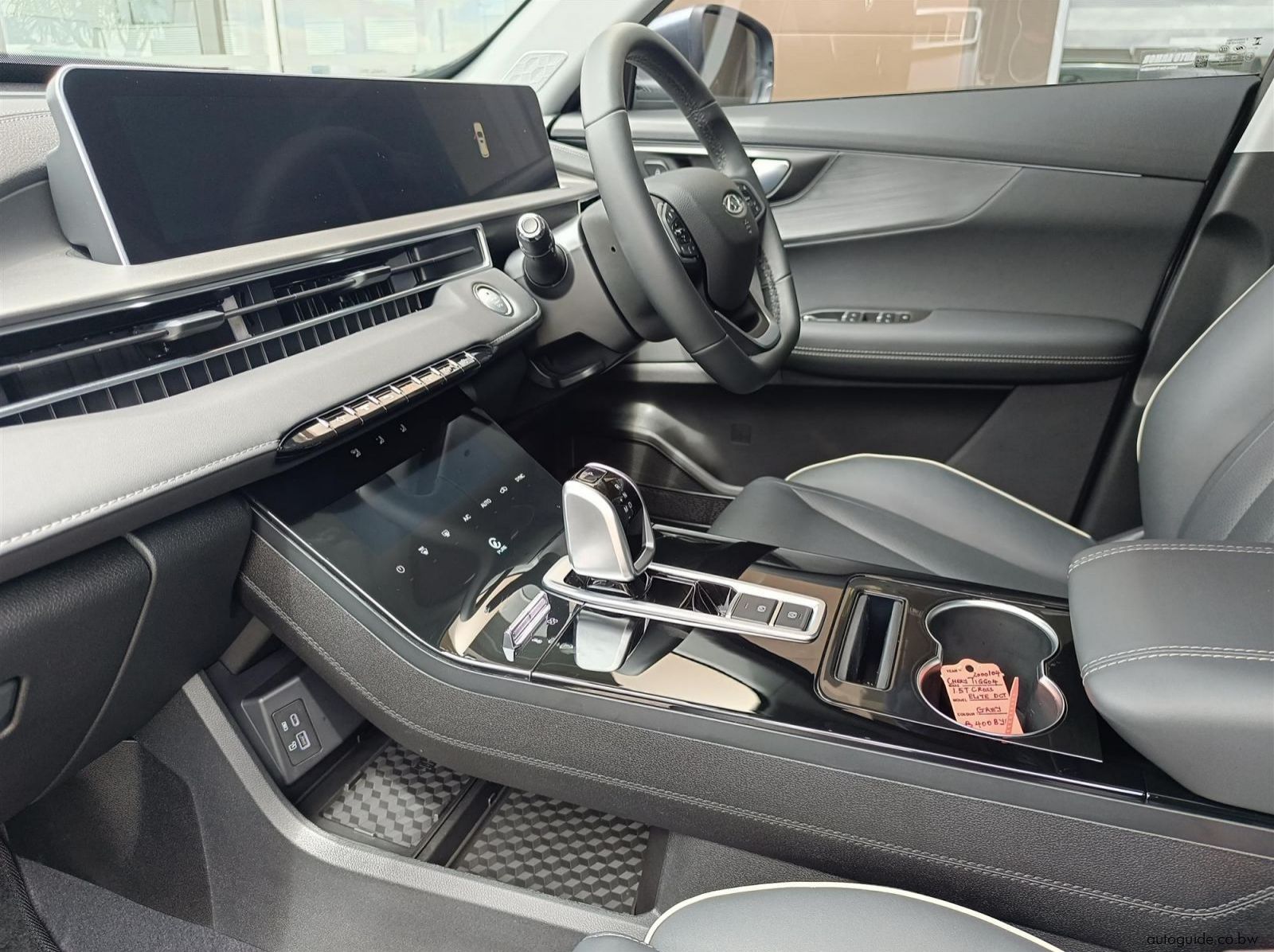 2026 Chery Tiggo 4 Cross pictures