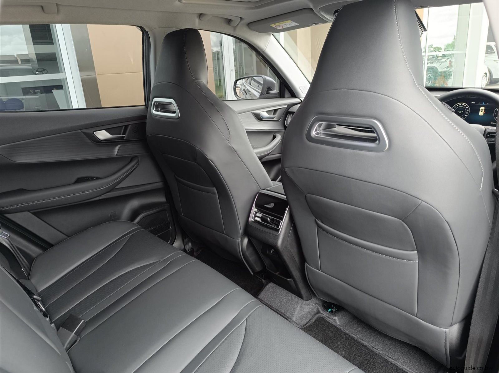 2026 Chery Tiggo 4 Cross pictures