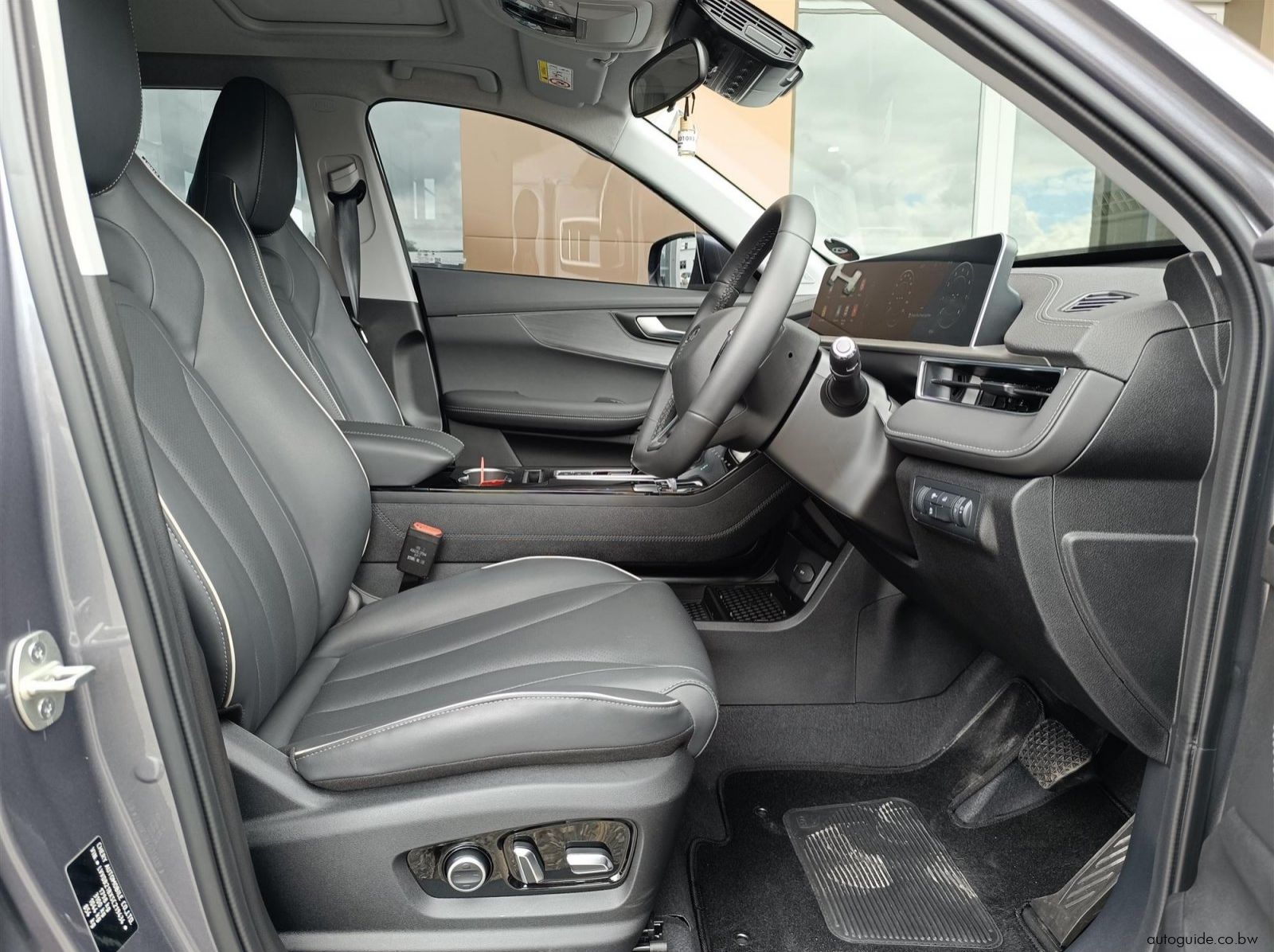 2026 Chery Tiggo 4 Cross pictures