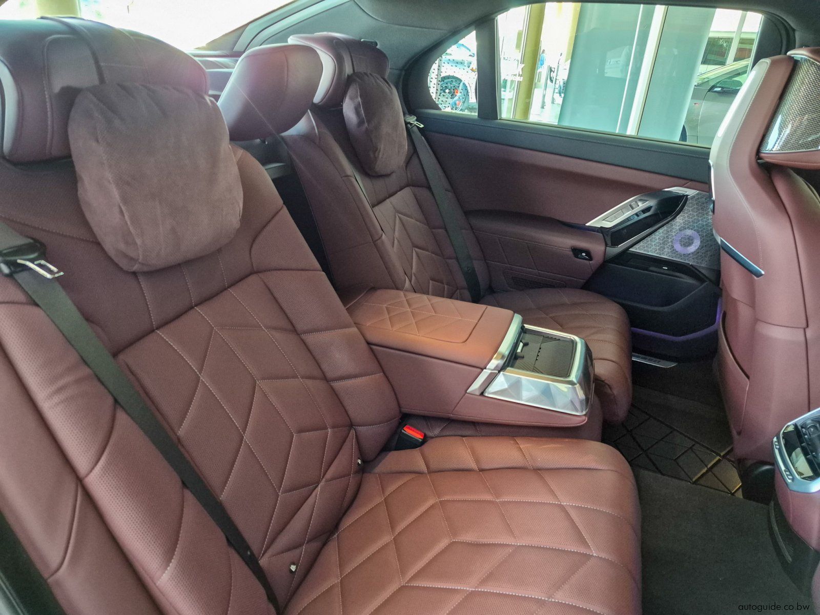 2025 BMW M760e X-Drive photo