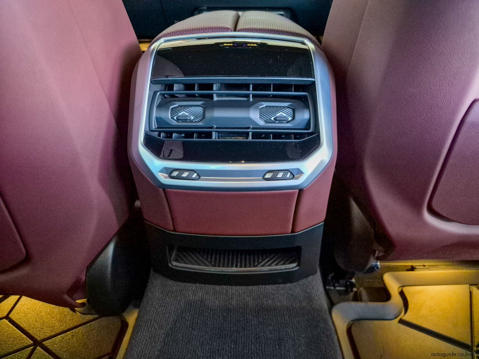 2025 BMW M760e X-Drive photo