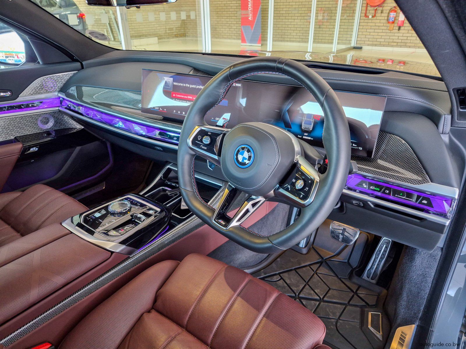 2025 BMW M760e X-Drive photo