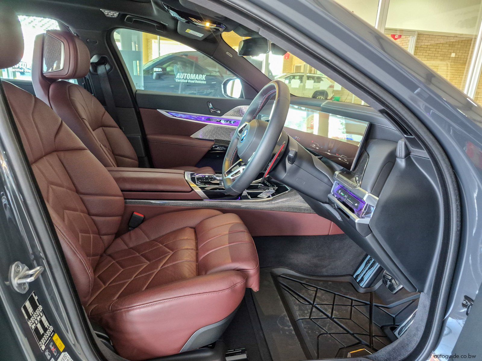 2025 BMW M760e X-Drive photo
