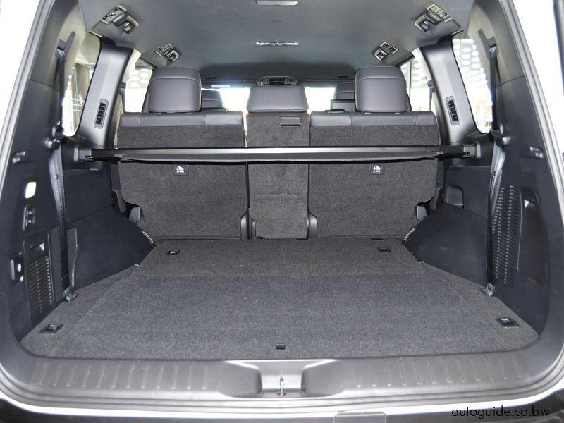 2023 Toyota Land Cruiser 300 Series 3.3TD V6 ZX photo