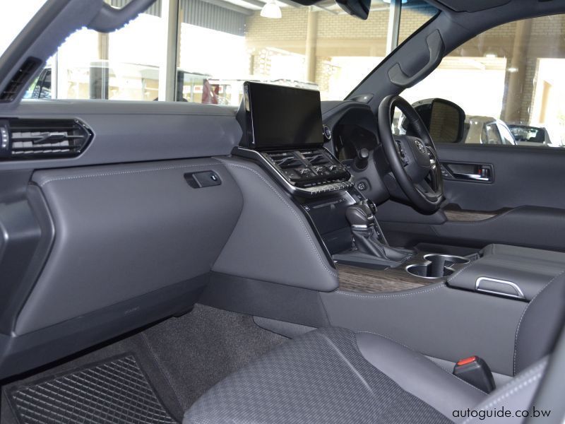 2023 Toyota Land Cruiser 300 Series 3.3TD V6 ZX photo