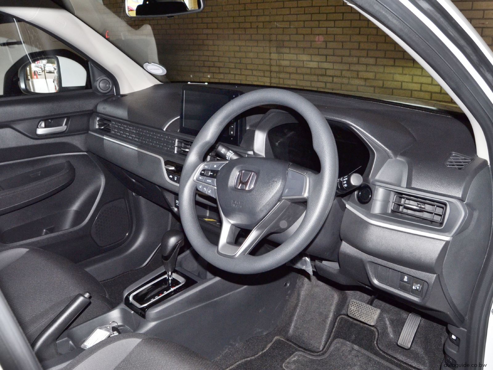 2025 Honda Amaze Comfort photo