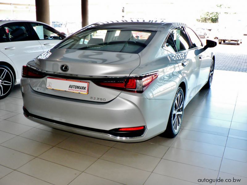 2019 Lexus ES 250 for sale | 2 700 Km | Automatic transmission - Motor