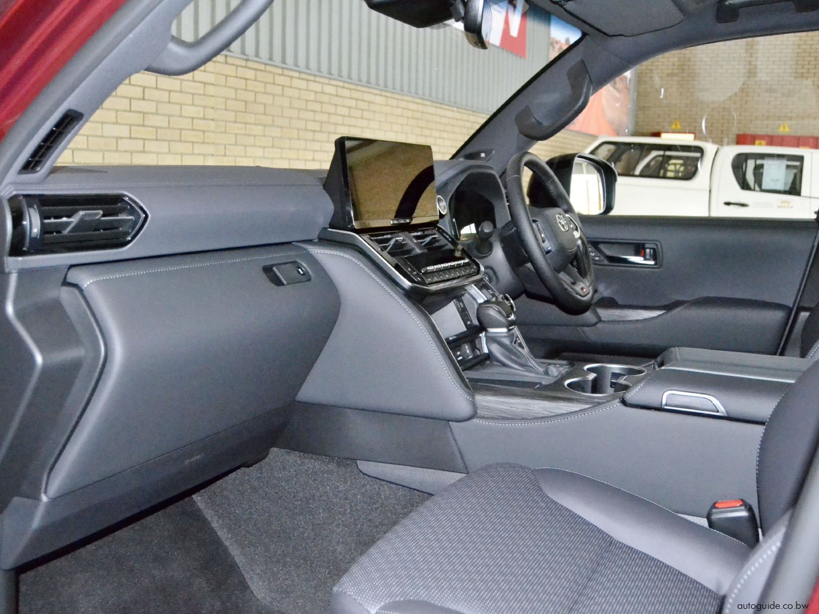 2025 Toyota Land Cruiser 300 Series 3.3D GR-Sport photo