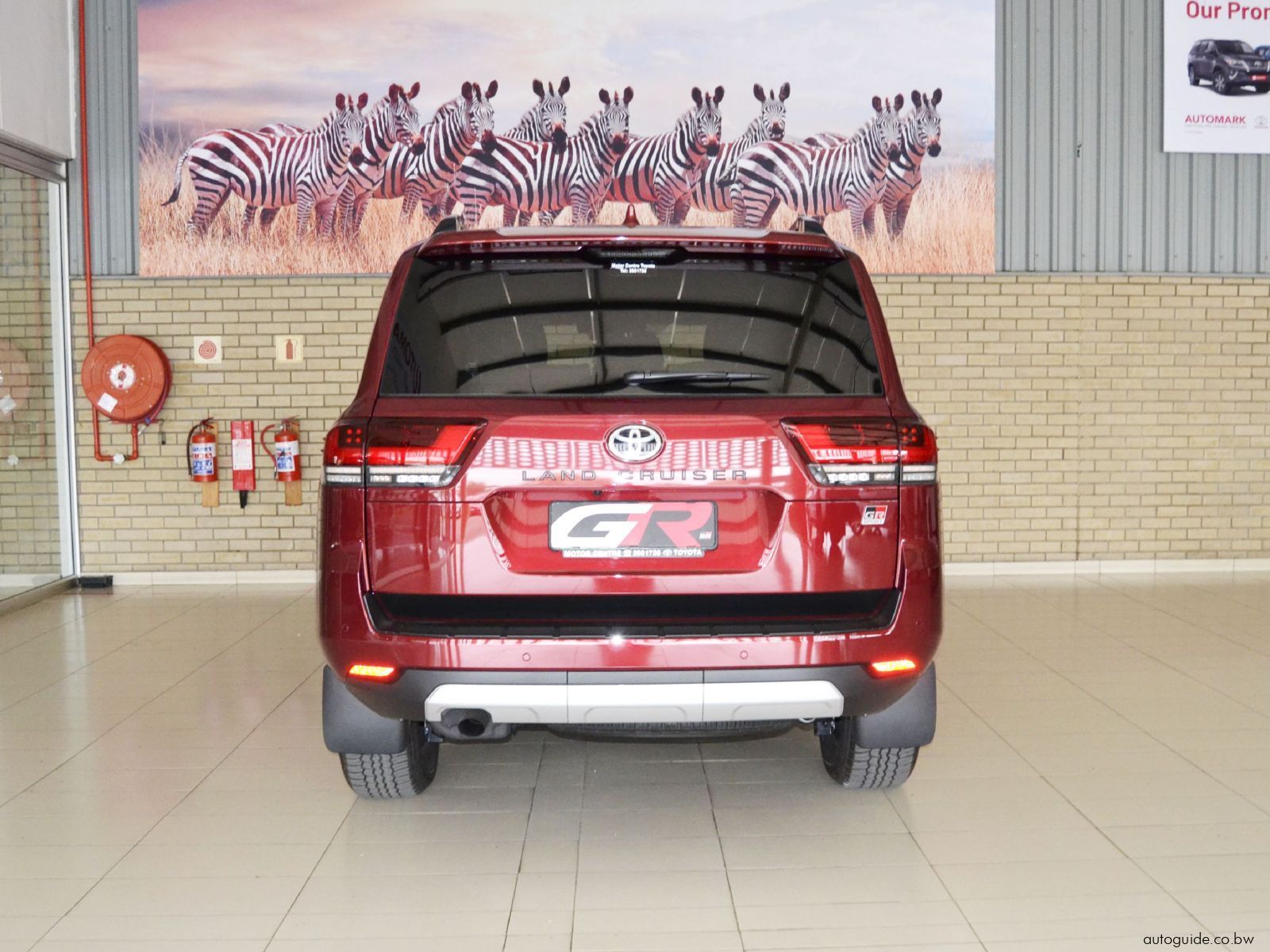 2025 Toyota Land Cruiser 300 Series 3.3D GR-Sport photo