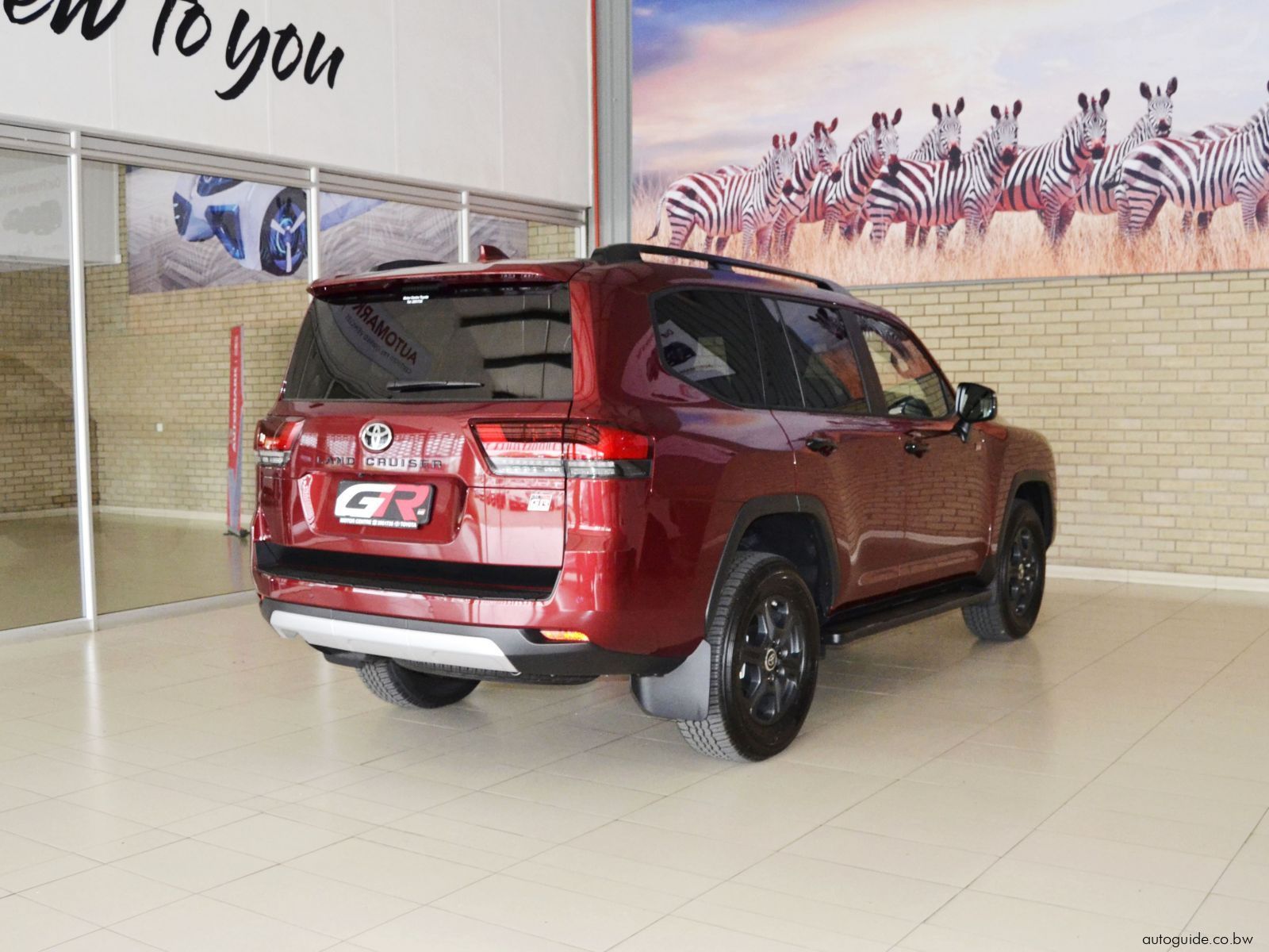 2025 Toyota Land Cruiser 300 Series 3.3D GR-Sport photo