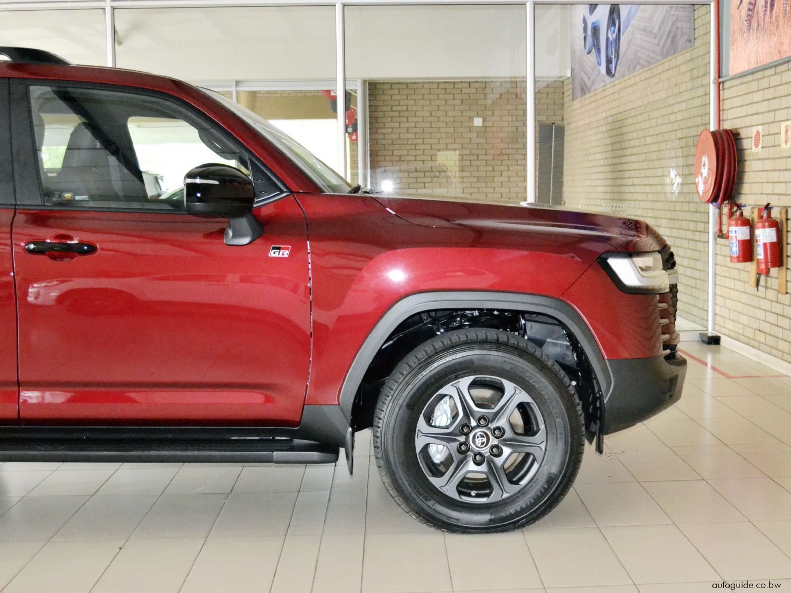 2025 Toyota Land Cruiser 300 Series 3.3D GR-Sport photo